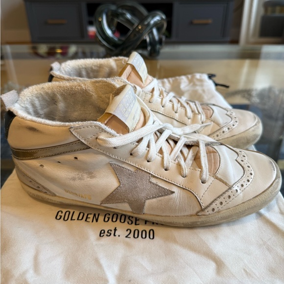 Golden Goose Women's Mid Star with star in light gray suede and gold flash (38) - Picture 2 of 9